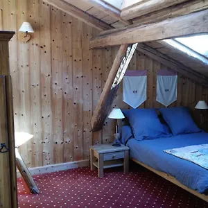 https://chambre-dhotes-la-ferme-den-bas.hotels-rhonealpes.com